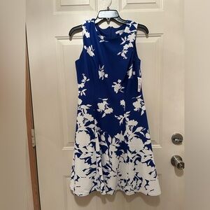 NWTs women’s size 8 London Fog Dress